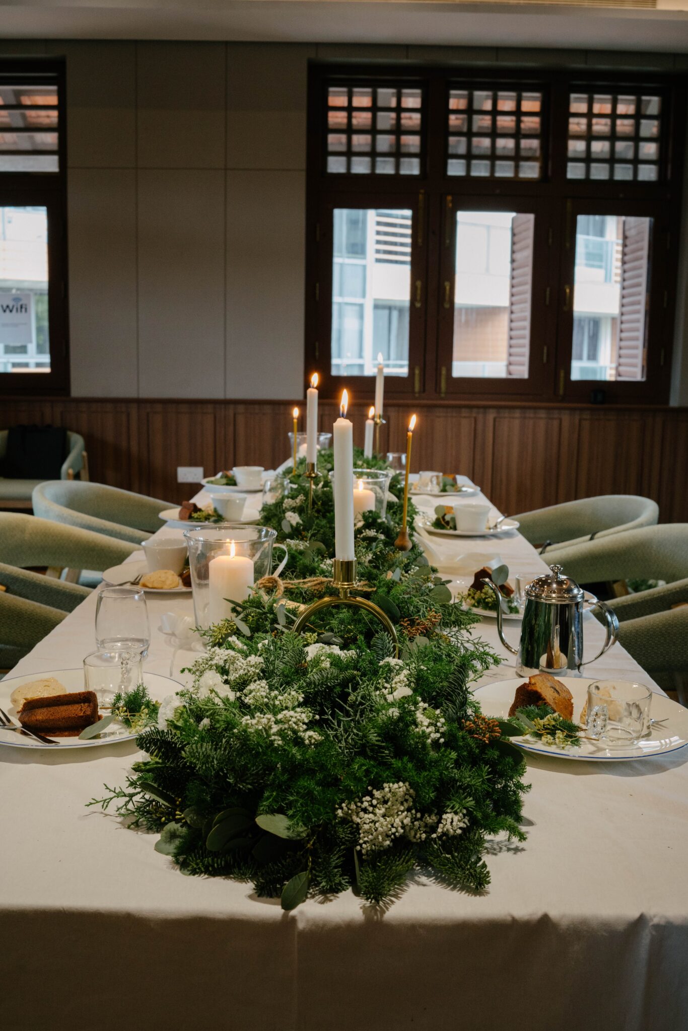 Seasonal floral design workshop hosted by WOOLLAHRA STUDIO.
