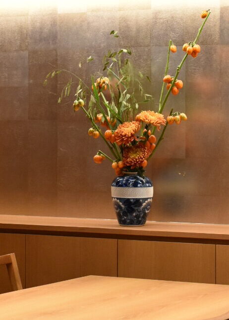 Corporate floral display in Singapore by WOOLLAHRA STUDIO.